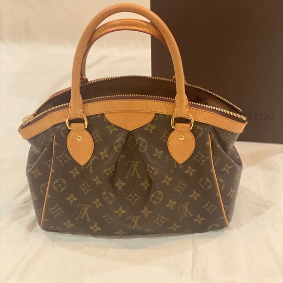 Louis Vuitton Tivoli PM Handbag - Picture 4 of 9